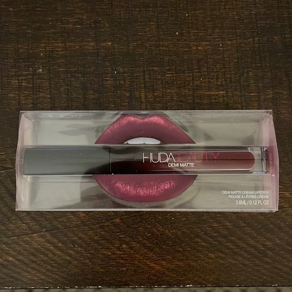 Huda Beauty Demi Matte Cream Lipstick